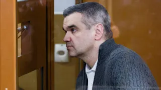 Никулинский районный суд Москвы признал экс-владельца «Трансфин-М» Алексея Тайчера виновным в мошенничестве на сумму около 1,2 млрд рублей и приговорил его к 11 годам колонии общего режима и штрафу в 2 млн рублей.