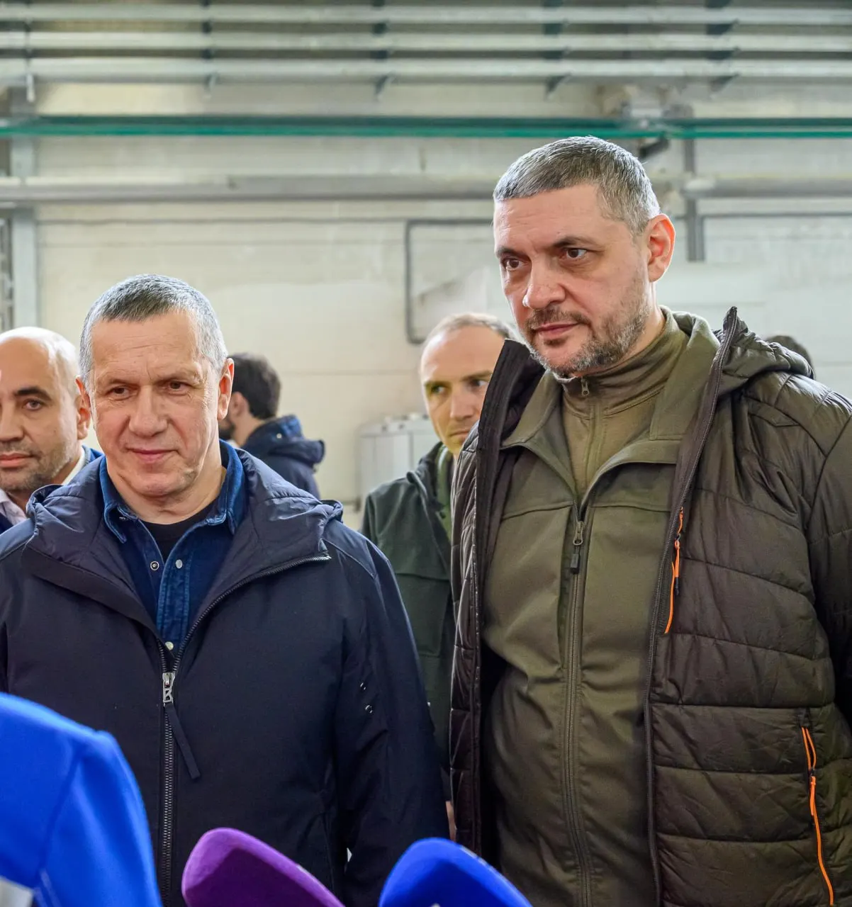 Губернатор поручил совместно с федеральными министерствами подготовить до начала 2027 года предложения по созданию производств для получения чистых металлов из концентратов. Ожидаются новые рабочие места, но развитие осложняют санкции и зависимость от зарубежных технологий.