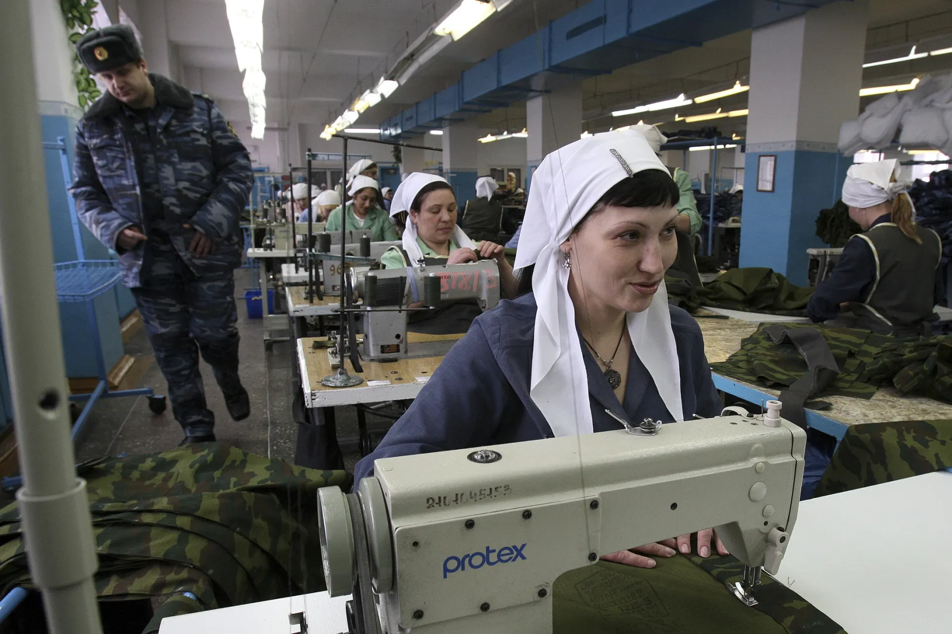 Федеральные расходы на деятельность ФСИН увеличились с 346,4 млрд рублей в 2021 году до 485,7 млрд в 2025‑м (+40,2%), тогда как численность содержащихся в учреждениях снизилась почти в 1,7 раза.