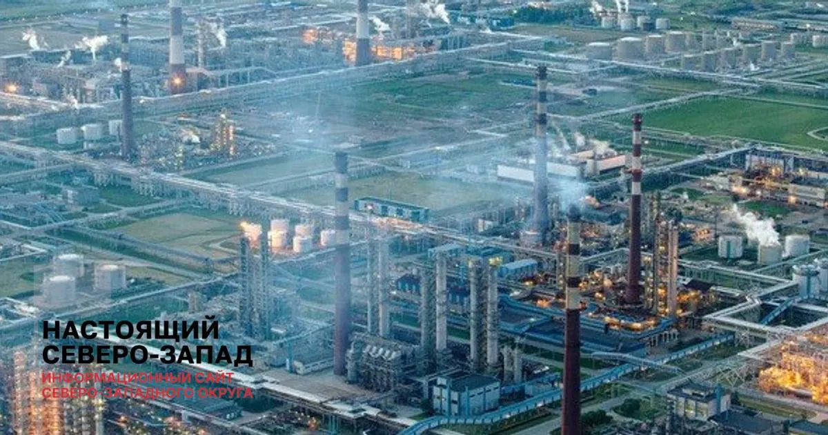 Поставки белорусского бензина в Петербург резко выросли после остановки работы ряда российских НПЗ. Импорт дороже и не покрывает полностью дефицит, а рынок всё сильнее зависит от внешних поставок.