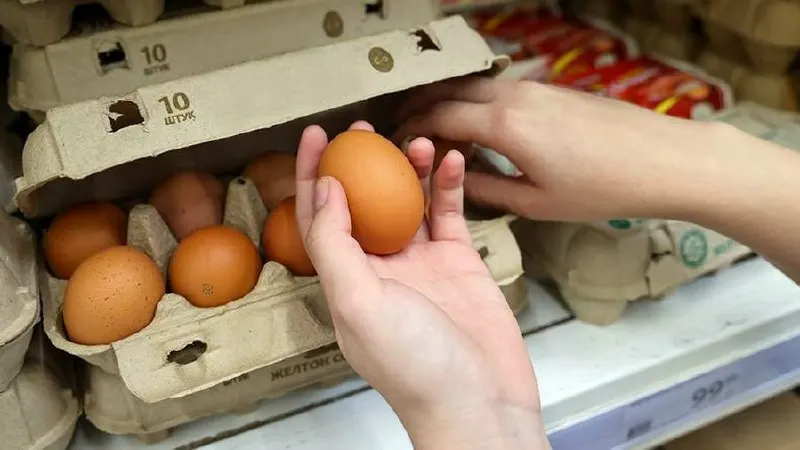 УФАС проверило птицефабрики региона: по данным ведомства, в апреле рост цен на яйца прекратился, а стоимость продукции начала снижаться.
