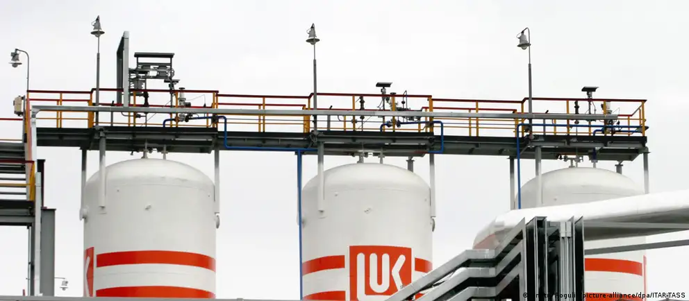 По информации Генштаба, украинские силы нанесли удары по волгоградскому нефтеперерабатывающему заводу и станции «Ярославль‑3». На объектах возникли пожары; также сообщается о поражении ряда военных целей на территории РФ.