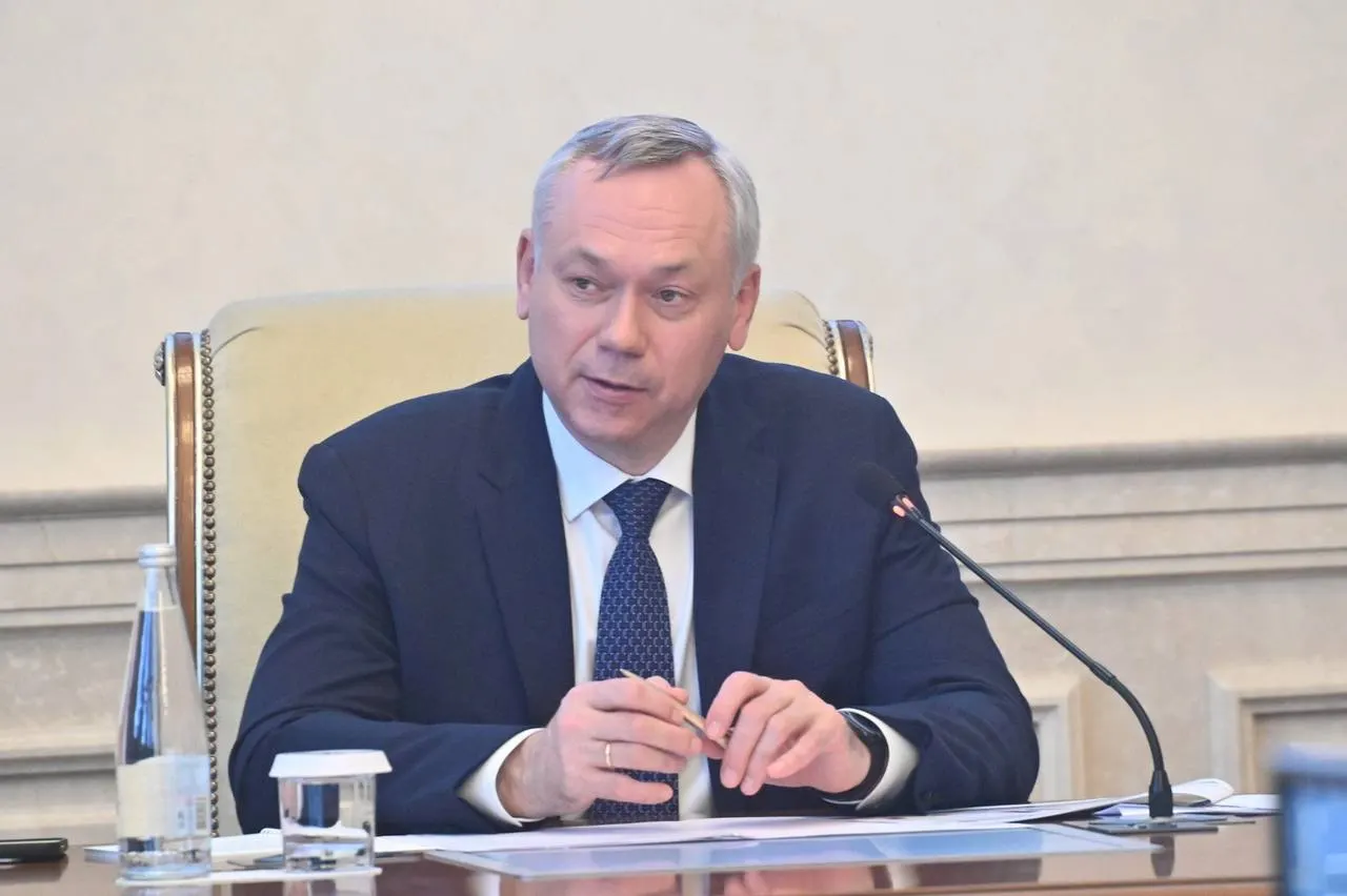 Регион нарастил перевозки зерна, нефтепродуктов и контейнерных грузов: отгрузка зерна за первые четыре месяца 2026 года выросла на 35%, контейнерные отправки составили около миллиона тонн и являются вторым по объёму видом железнодорожных грузов после угля. Планируется развитие инфраструктуры, в том числе через станцию Сокур, что создаст новые рабочие места.