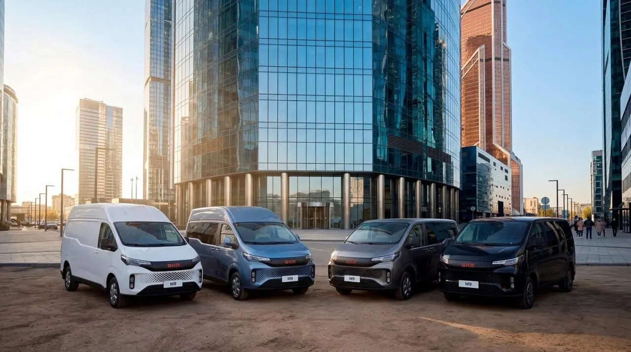SKM M9 — новая переднеприводная модель в вариантах минивэн, 9‑местный микроавтобус и грузовой фургон; оснащена 150‑сильным дизелем и 9‑ступенчатой коробкой. Производство планируют в Нижнем Новгороде и Тольятти.