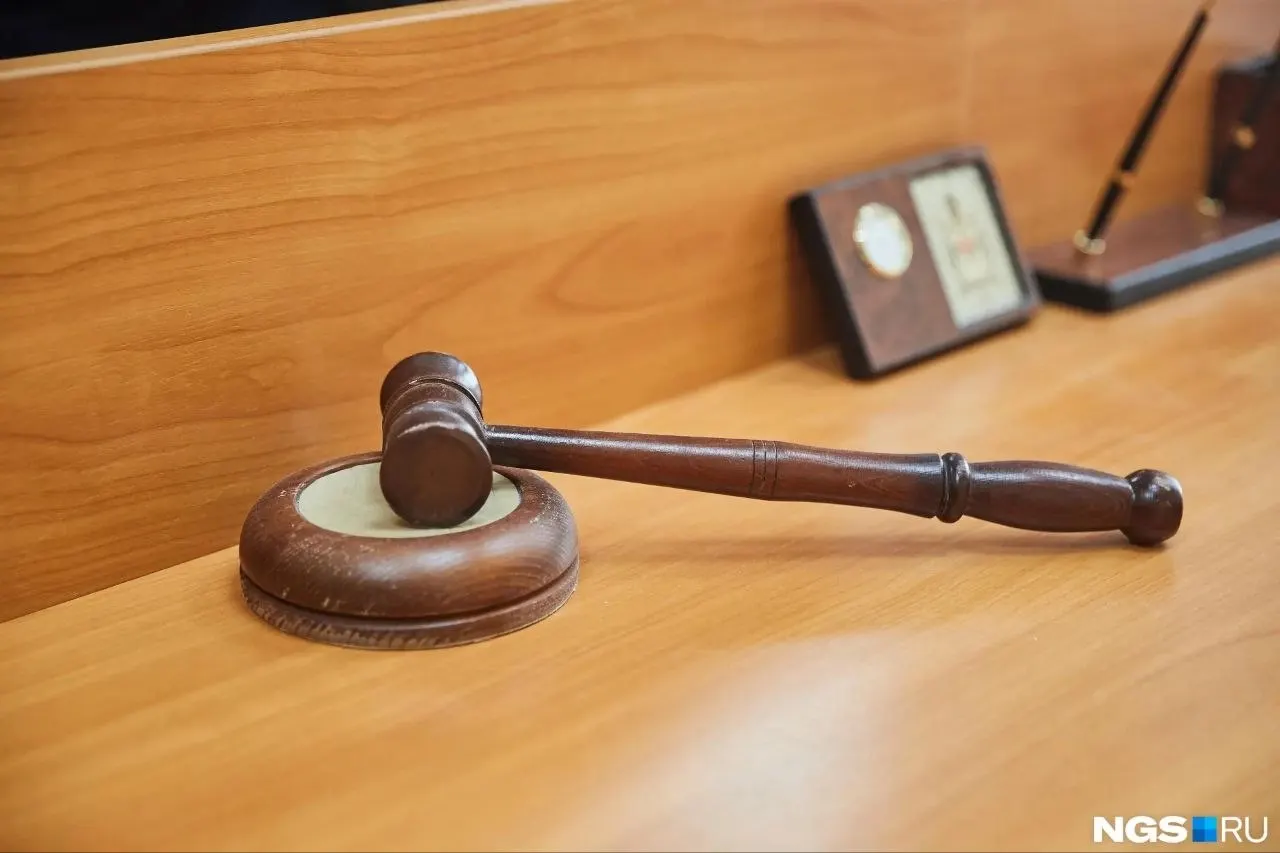 Дальневосточное таможенное управление подало в арбитражные иски к компаниям, связанным с бывшим мэром Владивостока, о взыскании миллионов рублей задолженности по аренде загородного комплекса «Роял Парк» и сопутствующих объектов.