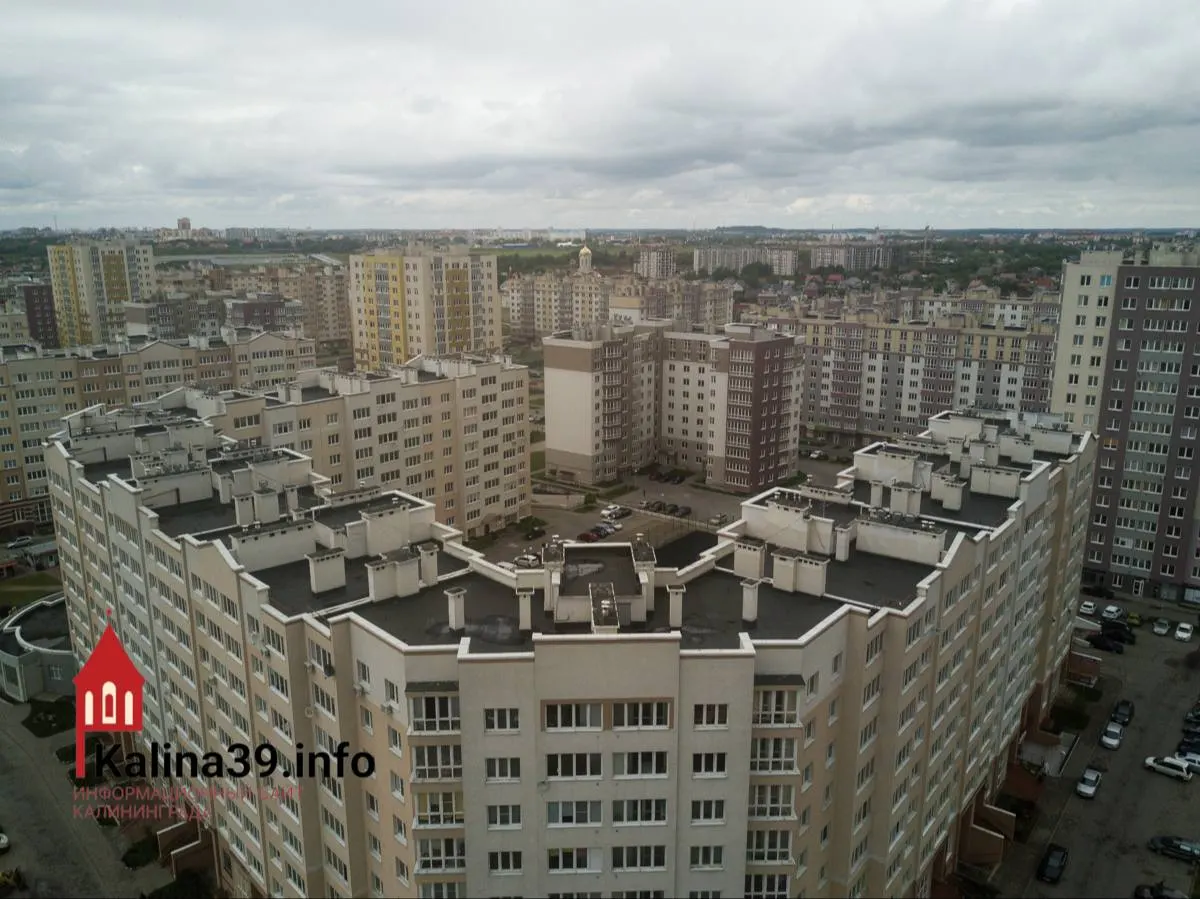Цены на квартиры в регионе продолжают расти: застройщики поднимают прайсы, банки ужесточают требования и чаще отказывают в ипотеке, но спрос сохраняется за счёт накоплений и покупателей из других регионов.
