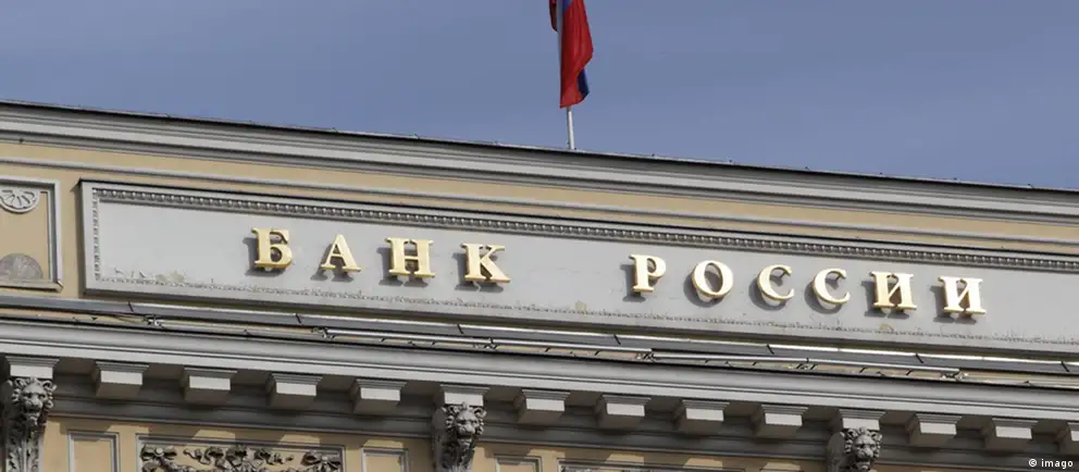 Европейские разведки предупреждают, что переведённая на военные рельсы экономика создала в России высокий риск банковского кризиса: скрытые долги, ухудшение кредитного портфеля и давление на Центробанк.