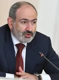 Премьер отметил, что государство компенсирует убытки пострадавшим производителям, поможет повышать качество продукции и ищет альтернативные рынки сбыта.