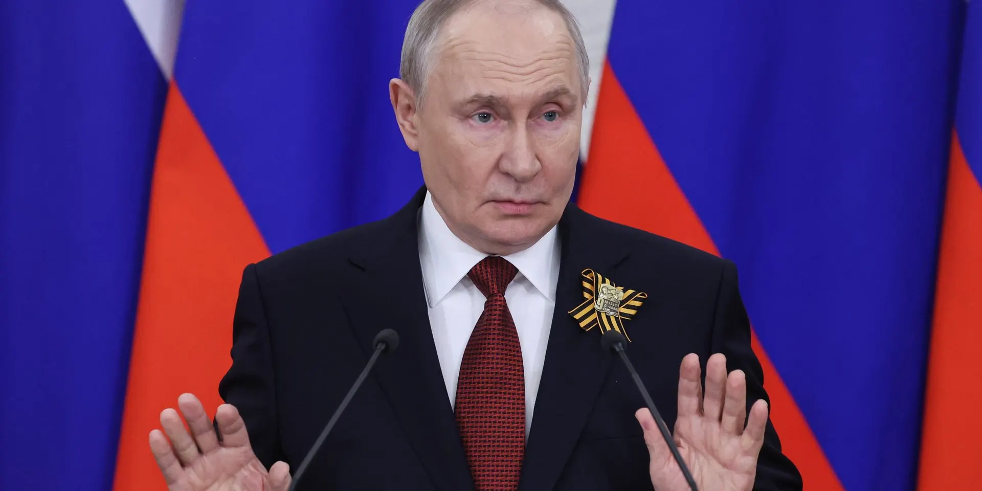 Чиновники Минфина и Центробанка предупредили, что бюджет не выдержит дальнейшего финансирования войны; президент поручил искать сокращения в гражданских статьях расходов.