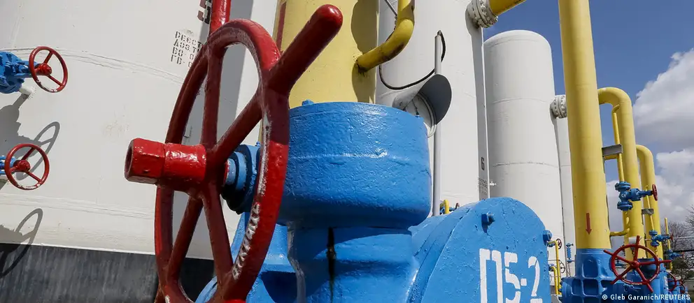 Украина не продлила контракт с российской компанией, и с 1 января 2025 года остановлен транзит газа в Европу. Наибольший эффект почувствовала Молдова; другие страны перенастроили маршруты поставок.