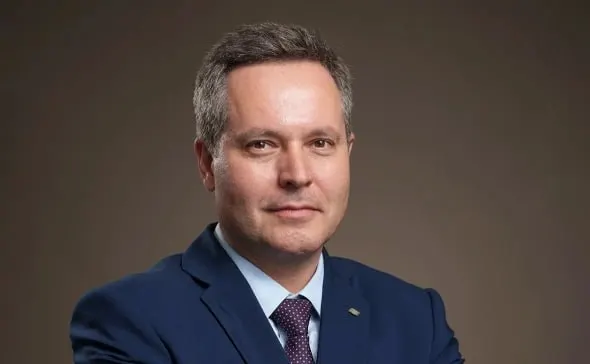 Гендиректор Дмитрий Визир рассказал, что после выхода из Carlsberg компания меняет стратегию: возрождает классическую рецептуру, обновляет упаковку и ставит задачу развивать культуру потребления пива.