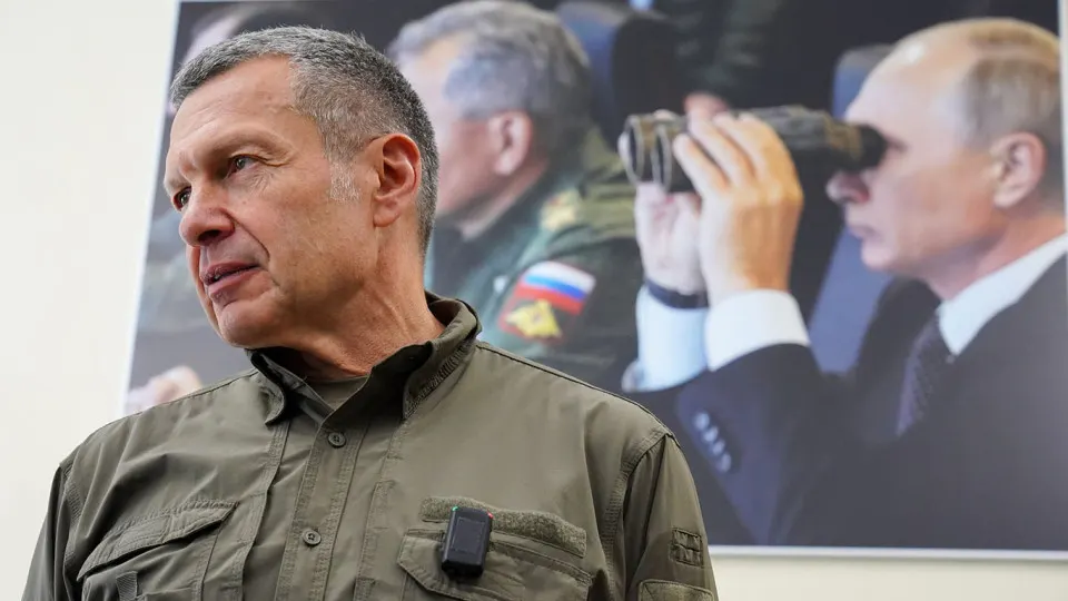 Ведущий сообщил, что не получил приглашение на ПМЭФ, рассказал о показанном репортаже и вновь критиковал Центробанк. Глава регулятора на форуме отсутствовала по болезни, источники называют возможных преемников.