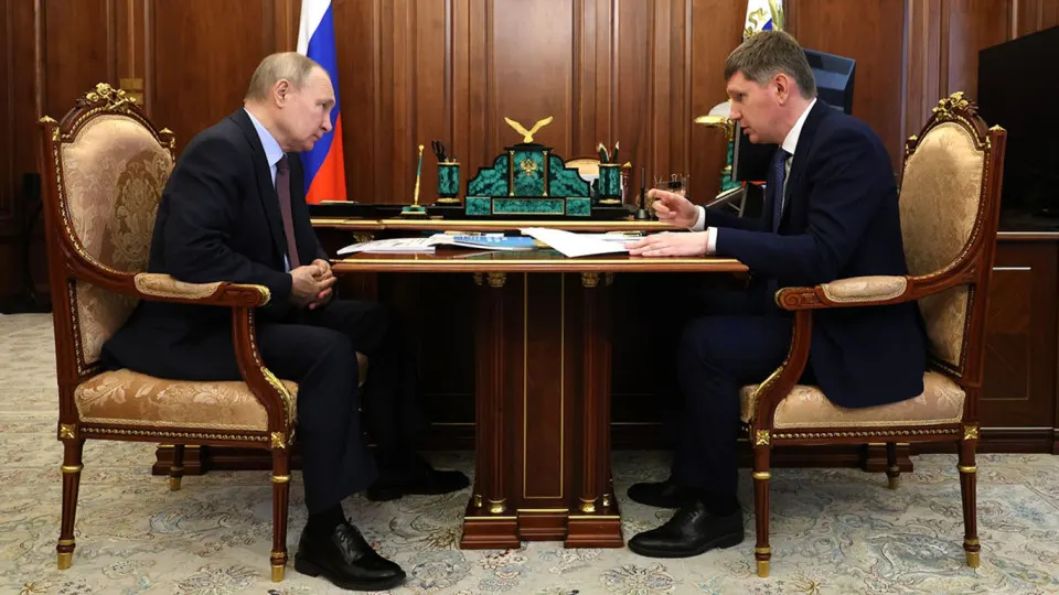 Президент потребовал роста инвестиций как главного индикатора работы экономических органов. В правительстве и у экспертов отмечают: высокий ключевой процент, дефицит капитала, потеря доверия бизнеса, национализация и налоговые изменения тормозят приток инвестиций.
