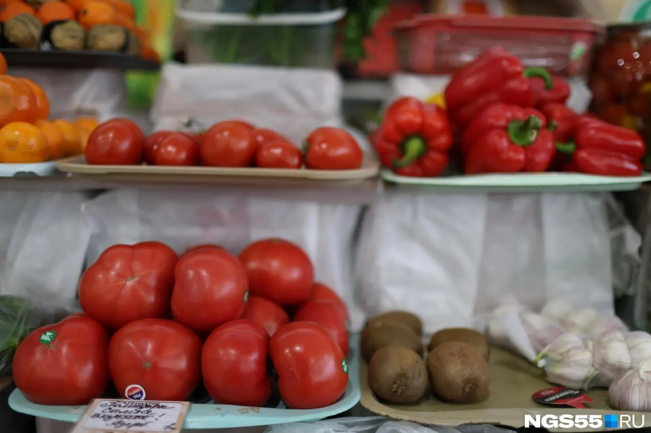 За месяц потребительские цены в Приморском крае поднялись на 0,5%. Продукты в целом подешевели на 0,2%, овощи стали дешевле на 5% — это связывают с увеличением местного предложения. Одновременно растут цены на бензин, виноград, кофе в общепите и ряд других товаров.