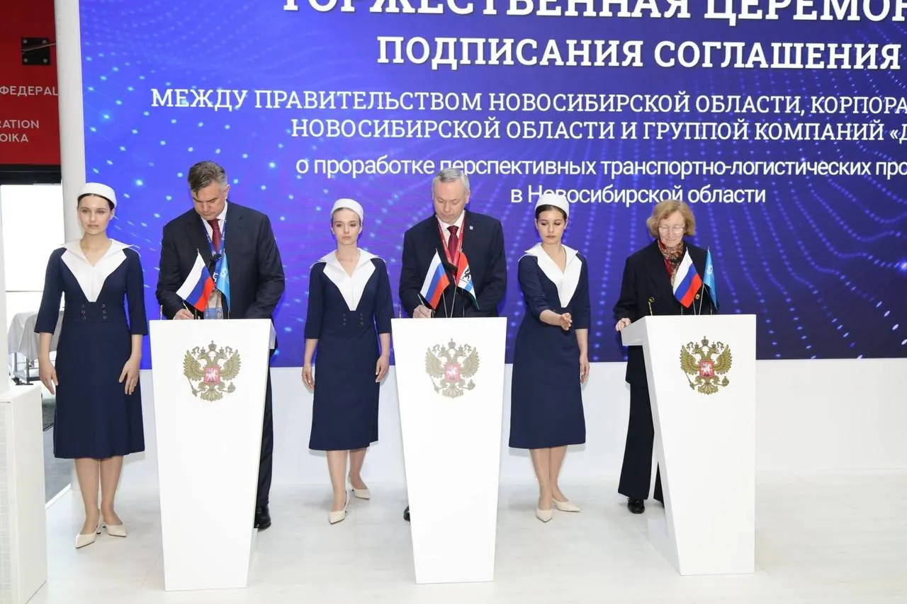 Регион на ПМЭФ заключил два соглашения — одно по развитию креативных индустрий (IT, дизайн, медиа, образование, культура), другое — по развитию логистики и грузоперевозок.