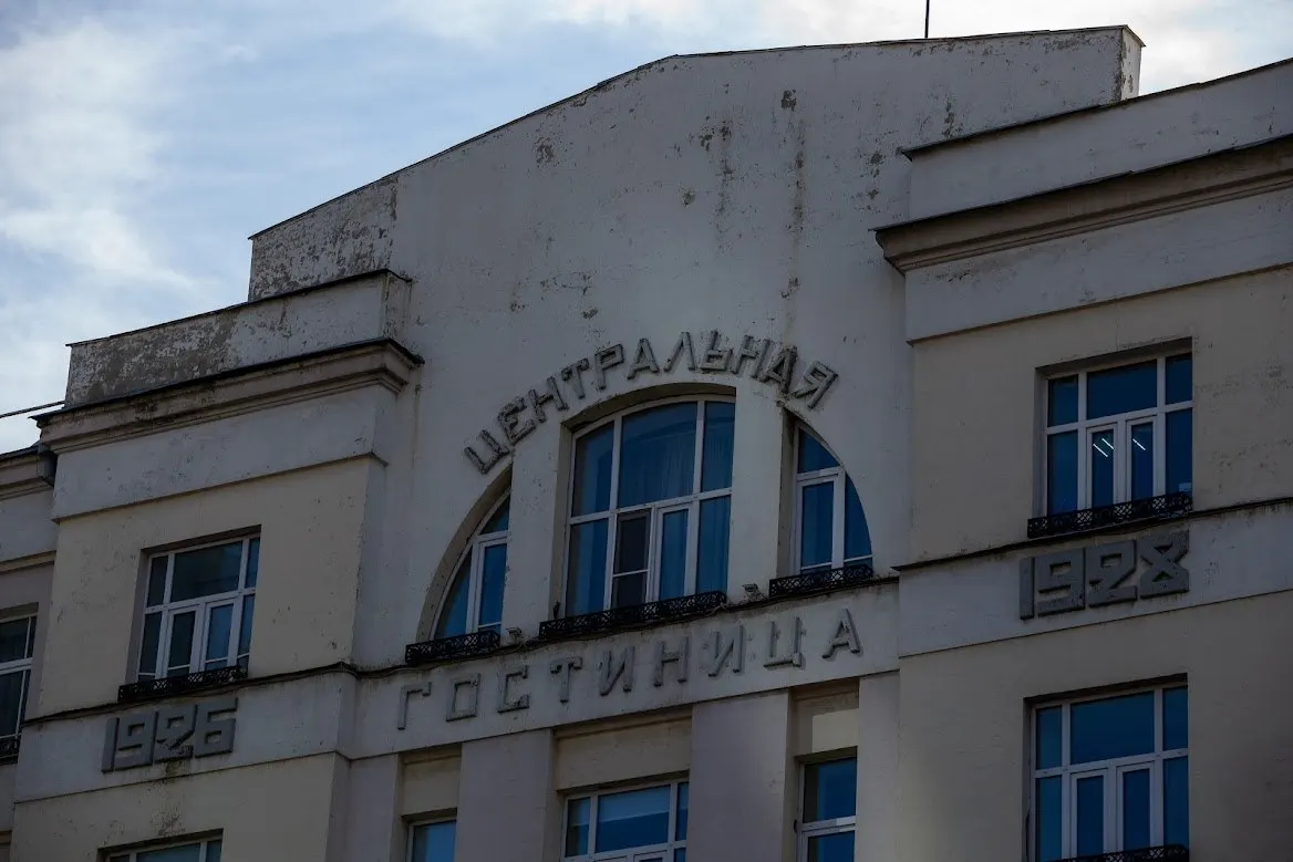 Городская дума приняла решение не взимать туристический сбор с гостиниц без звёзд в 2026–2027 годах. Налог действует с января 2025 года и сейчас платят 132 сертифицированные гостиницы.