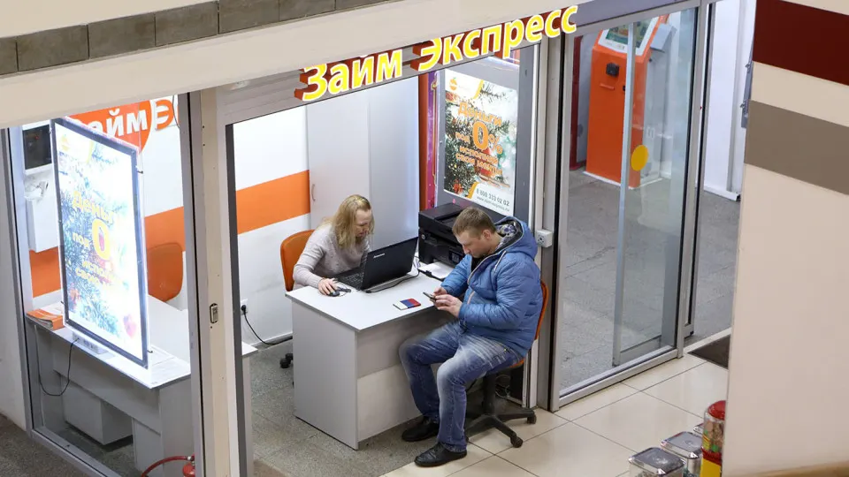 За пять месяцев 2026 года коллекторские агентства купили у микрофинансовых организаций права на взыскание долгов на 48,2 млрд рублей: продажи идут активнее и дороже, доля успешно проданных лотов приблизилась к 92%.