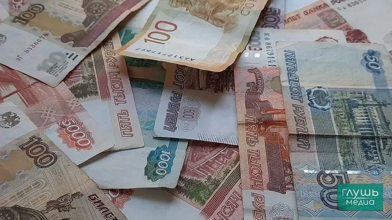 По данным Росстата, средняя зарплата в Саратовской области на конец апреля составила 73 705 рублей — это на 14,8% больше, чем годом ранее. В среднем по ПФО показатель выше и равен 80 756 рублей; ниже зарплаты только в Мордовии и Чувашии.