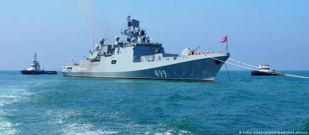 Сирийские и российские власти согласовали использование одного из причалов в Тартусе для коммерции при сохранении второго для флота РФ; планируется регулярный маршрут Новороссийск—Тартус с ежемесячным объёмом до 250 тыс. тонн и первым рейсом зерна уже в середине июля.