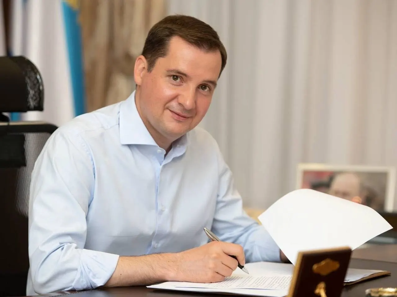 Александр Цыбульский, который будет возглавлять региональный список «Единой России», сообщил о доходе в 41,27 млн руб.; среди отчитавшихся губернаторов он на четвёртом месте.