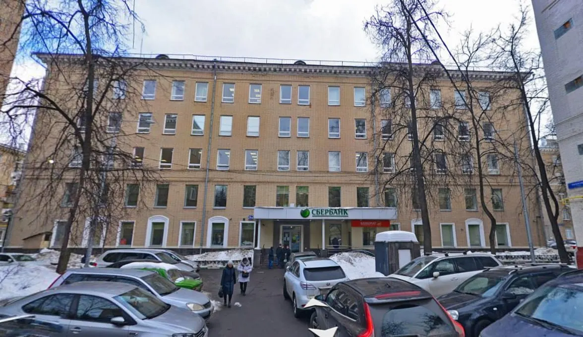 Пятиэтажный офис на улице Расплетина, где работает дополнительный офис банка, выставлен на аукцион с начальной ценой 708 млн рублей. Причина продажи не раскрывается, торги стартуют 14 августа.