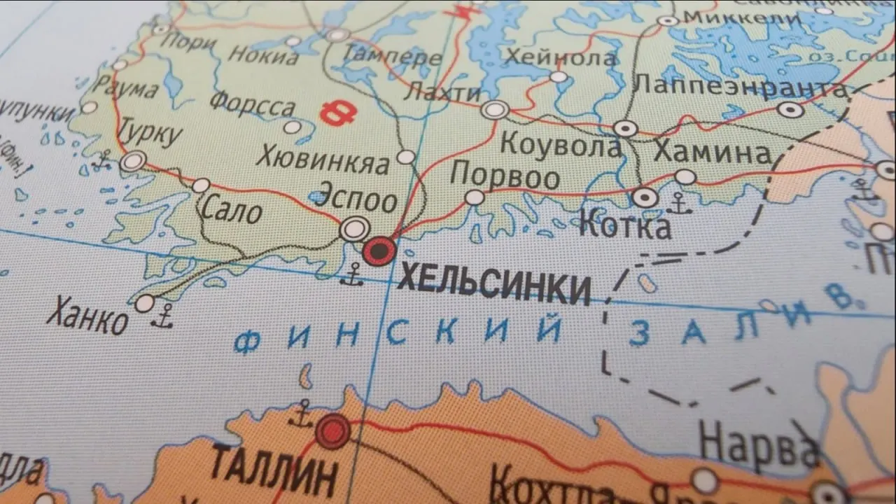 С 1 июля таможенные пошлины на железнодорожные перевозки из России в Финляндию выросли в восемь раз; поставки удобрений становятся убыточными и могут остановиться в ближайшие недели.