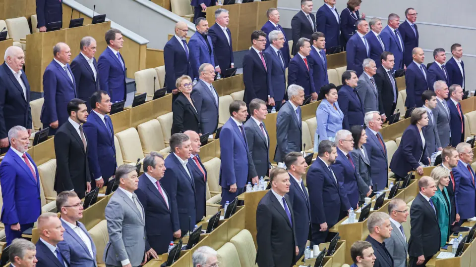 Семь лидеров федерального списка «Единой России» по декларациям суммарно заработали 8,068 млрд рублей — их доходы сравнимы и во многих случаях превышают годовые бюджеты ряда российских городов.