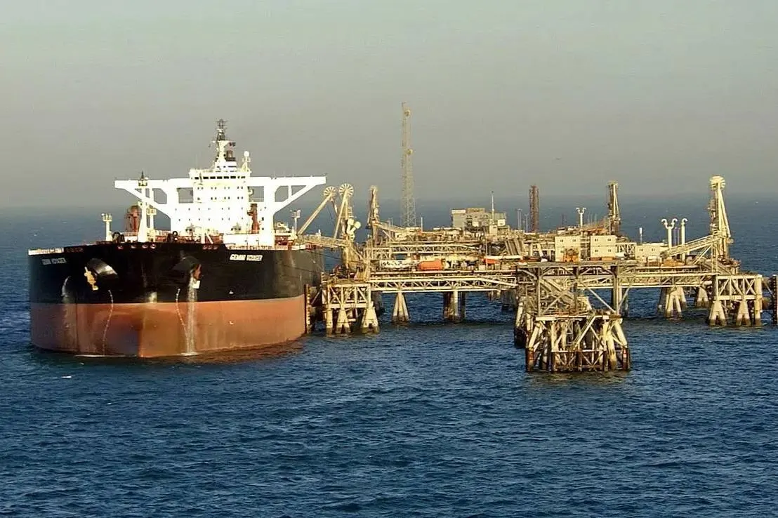 По данным аналитиков, в июне российский морской экспорт нефти достиг 4,2 млн баррелей в сутки, при этом почти три пятых поставок пришлись на Индию на фоне сокращения закупок Китая.