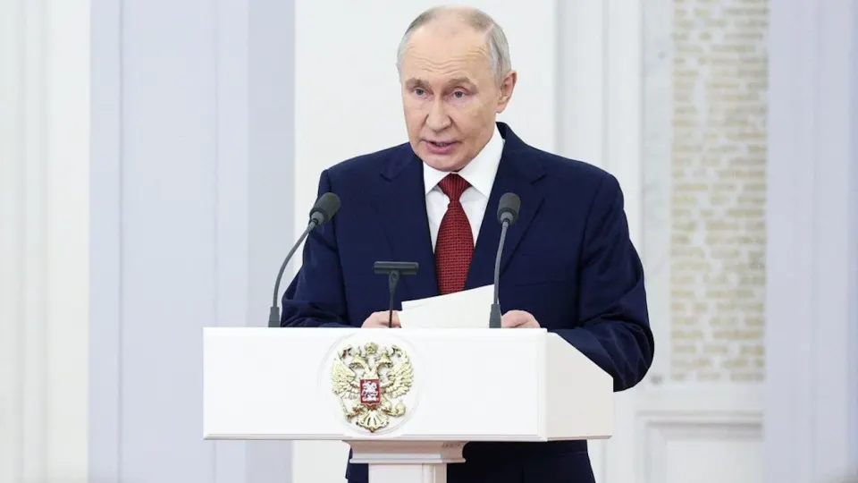 Президент заявил о приоритете военных расходов в бюджете на ближайшие три года. Ожидается перерасход по статье «национальная оборона», рост долговой нагрузки и секвестр гражданских статей бюджета.