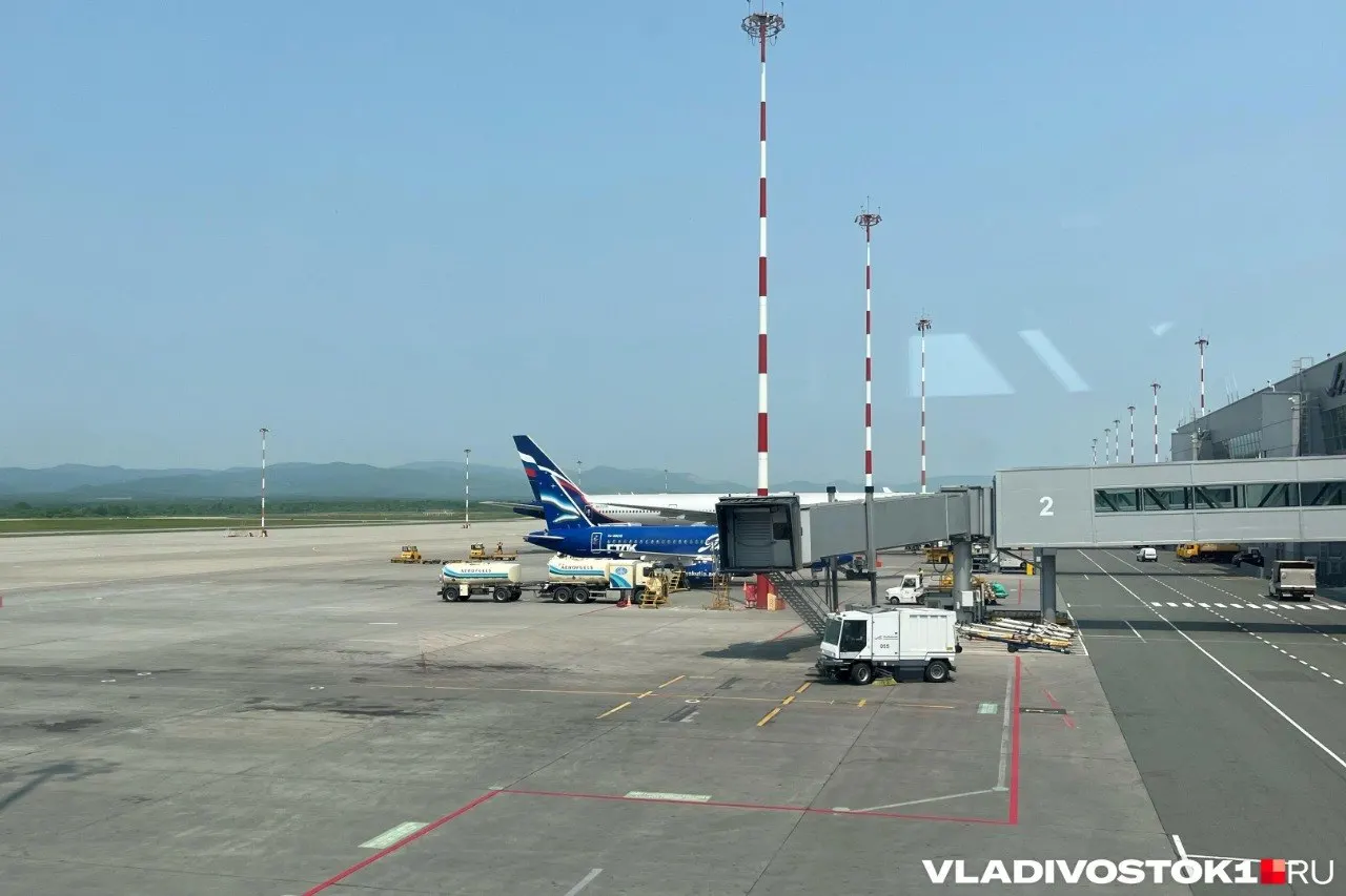 Федеральная антимонопольная служба потребовала привести тарифы на услуги аэропорта в соответствие с требованиями закона; апелляцию аэропорта отклонён судом.