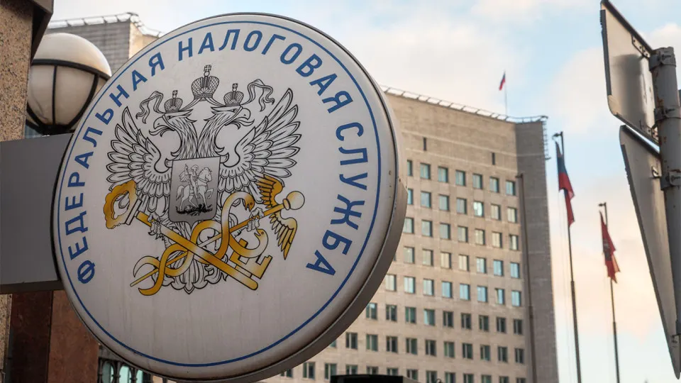 Блокировки банковских счетов предпринимателей усиливаются на фоне ужесточения контроля за налогами и изменений по НДС, что ставит бизнес под давление.