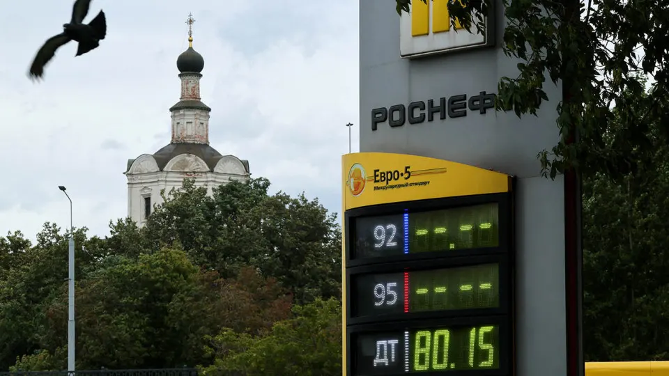 Рост спроса на дизельные автомобили в России продолжается на фоне дефицита бензина и ограничений на утилизацию; на вторичном рынке дизель популярен среди кроссоверов и внедорожников.
