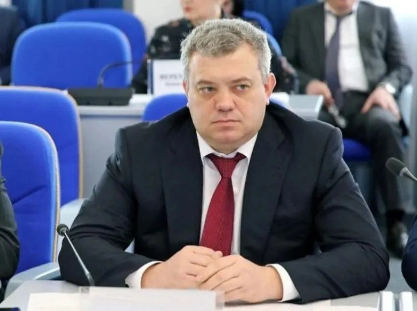 Бывший депутат и руководитель филиала федеральной энергосистемы возглавит Омскэлектро; подробности — по мере появления информации.