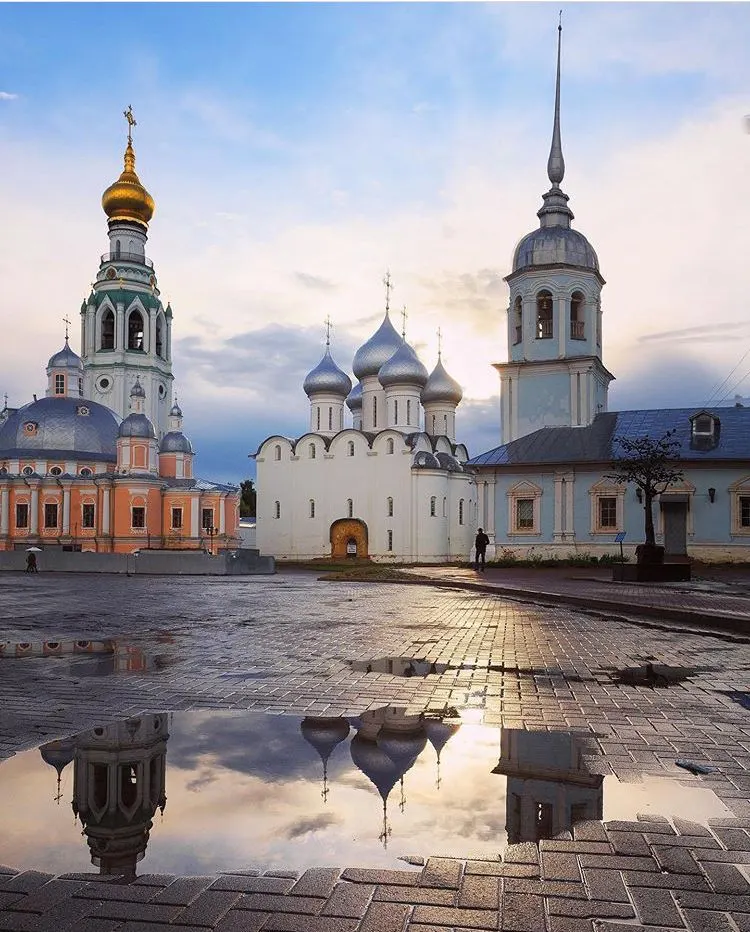 Ключевые события дня: очереди за бензином в Петрозаводске, усиление ограничений связи в регионе Мурманской области, обсуждение возможной мобилизации и другие региональные новости.