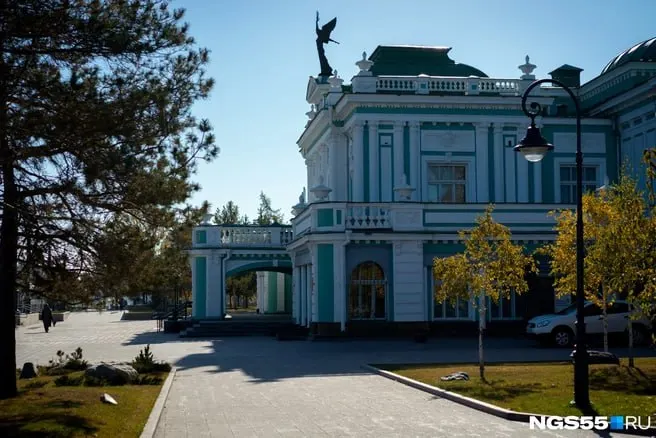 Объявлены торги на капитальный ремонт фасада и входа в здание 1905 года постройки; срок исполнения — до 31 декабря 2027 года.