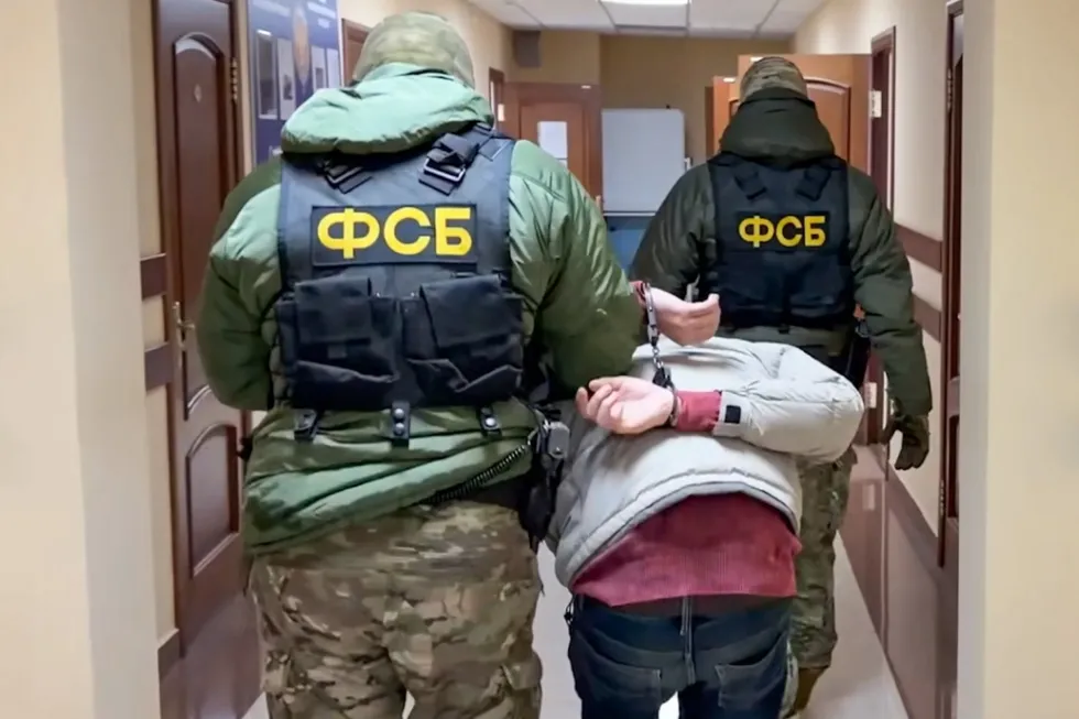 Аналитики отмечают рост влияния ФСБ и давление на бизнес и общество на фоне войны в Украине.