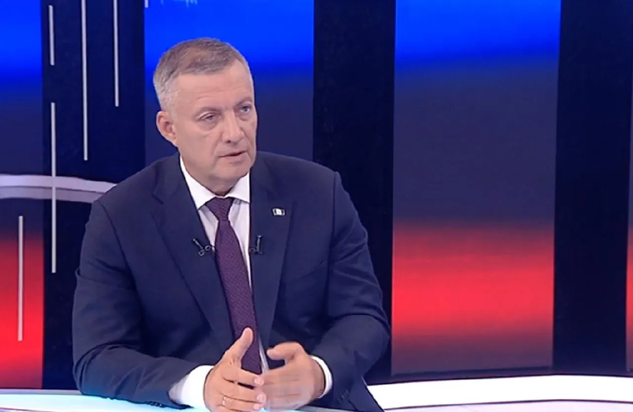 Глава региона сообщил о планах стабилизации бюджета: оптимизация расходов и рост доходов позволят преодолеть кризис в ближайшие годы.