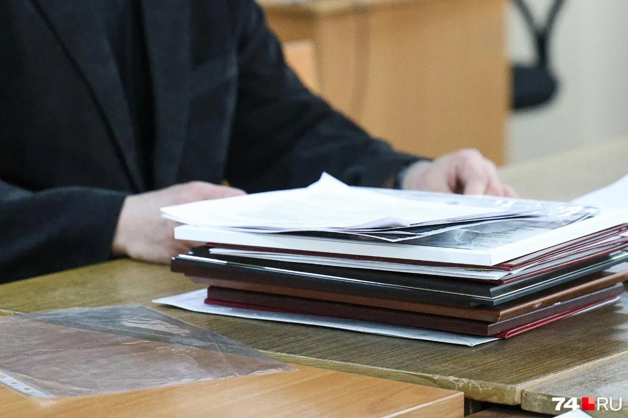 КРДВ инициирует расторжение договора с компанией «Автопартнер», которая должна была вложиться в строительство коттеджного поселка во Владивостокском регионе. По соглашению планировались вложения в размере 1 933 917 000 рублей, однако инвестор не выполнил обязательства и не предоставлял отчётность.