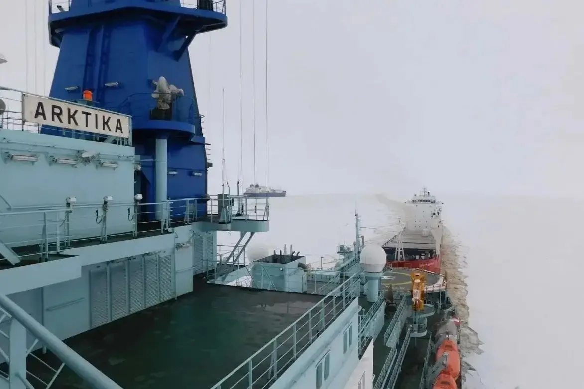 Крупная группа танкеров под санкциями пробивает путь по Северному морскому пути, усиливая роль арктического маршрута для азиатских поставок нефти и демонстрируя сопряжённые вызовы для судоходства.