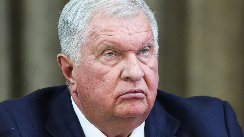 Банк, тесно связанный с крупной нефтегазовой компанией, фиксирует рост просроченной задолженности и признаки напряжения баланса.
