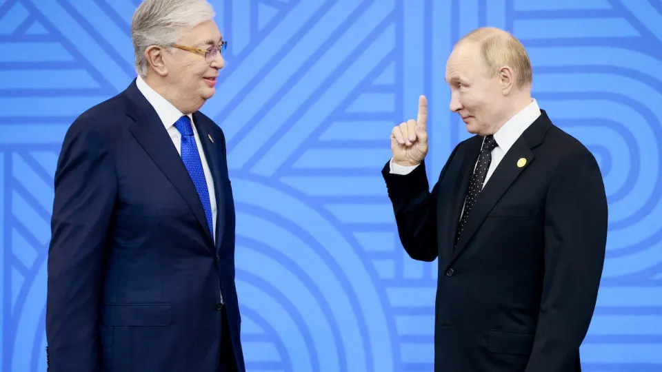 Крупнейшие казахстанские НПЗ не отправляют бензин в Россию по установленным квотам; внутренний спрос растет, а стоимость топлива растет. Единственный завод, согласившийся поставлять бензин в РФ — Конденсат.