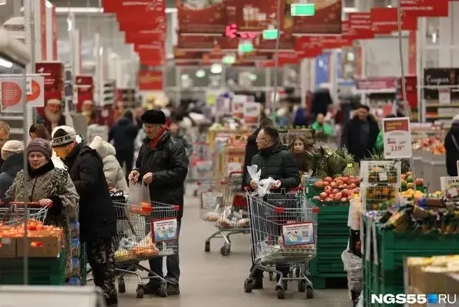Рост цен затронул ряд повседневных товаров: яйца, хлеб и соль подорожали, в то время как картофель, капуста, морковь и лук стали дешевле; ниже стали цены на сметану и творог.