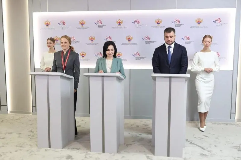 Минвостокразвития, Правительство Приморского края и фонд «Русский» подписали соглашение о сотрудничестве по реализации проекта арендного жилья в инновационном научно‑технологическом центре «Русский».