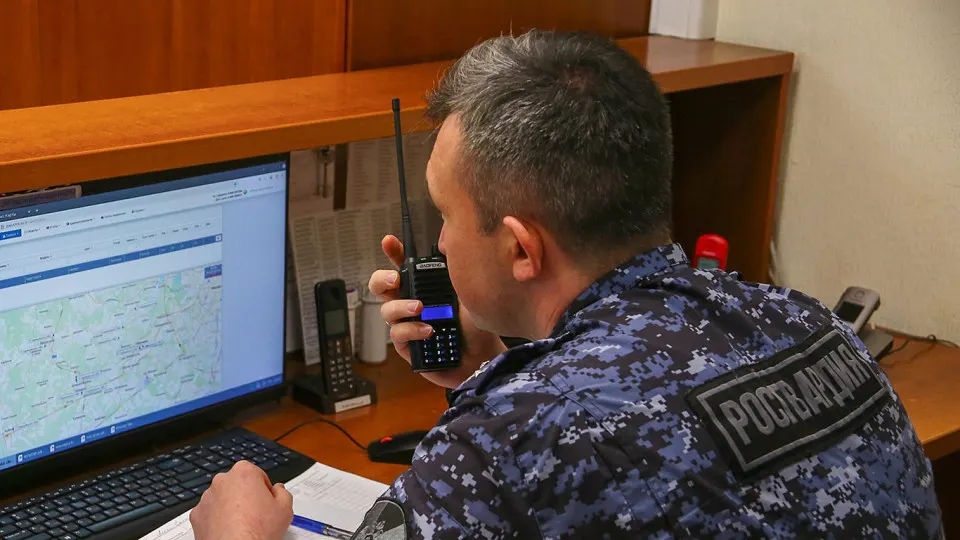 Прокуратура подала иск об изъятии акций двух предприятий, работающих над радиосистемами для МВД и Росгвардии; в деле введён арест активов и долей в нескольких структурах.