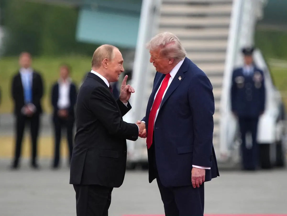 США обсуждают сочетание санкций и экономических стимулов, чтобы подтолкнуть Россию к мирным переговорам.