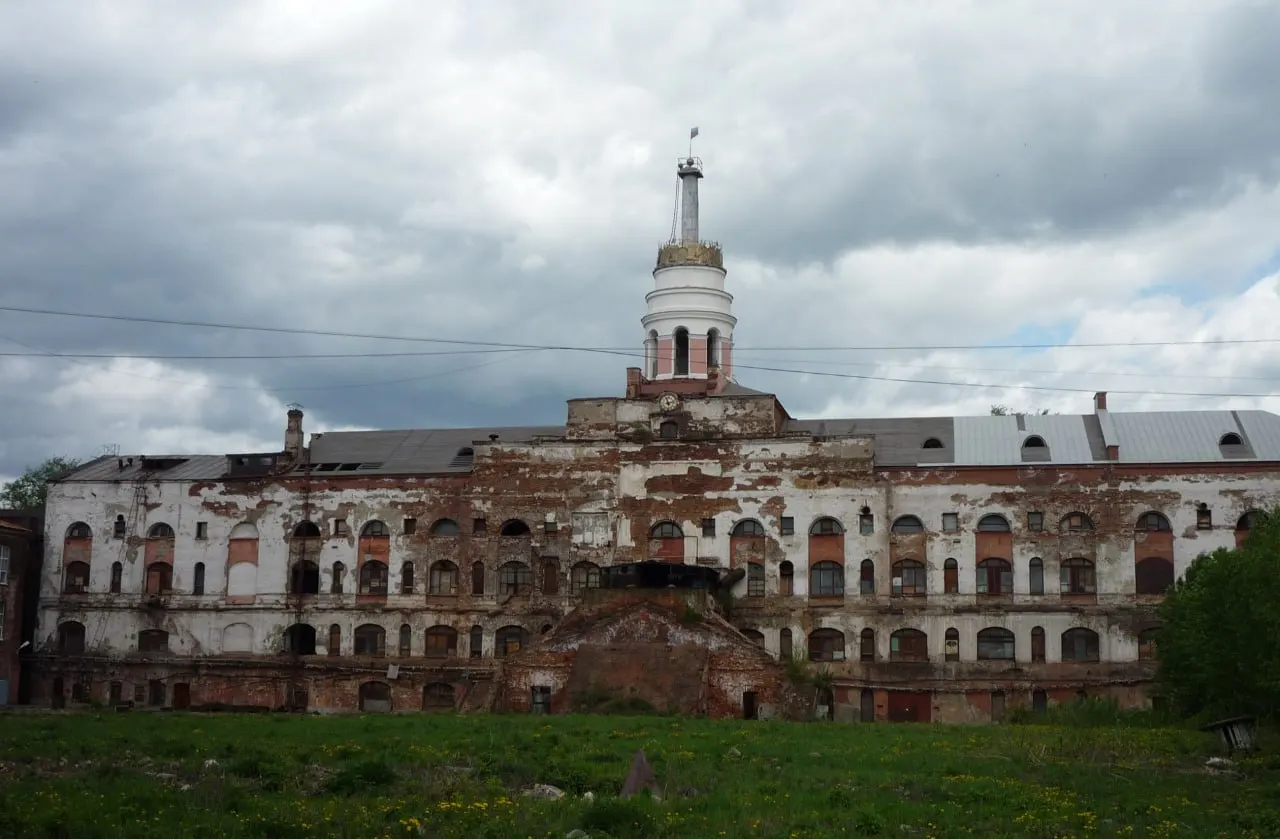 Главный корпус ижевского оружейного завода выставлен на продажу за 50,8 млн руб; на изыскания и проектирование потрачено свыше 200 млн рублей.