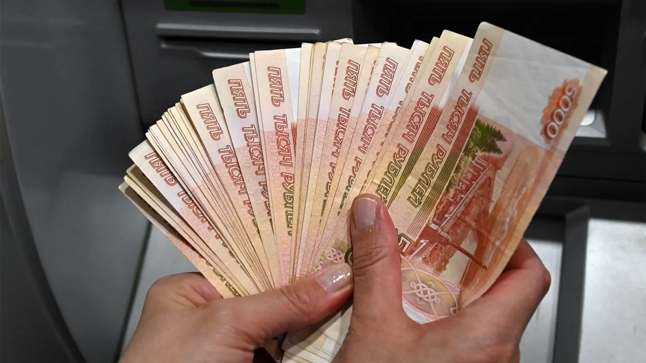 За первые полугодие 2026 года средняя зарплата в регионе достигла 72,8 тыс. рублей, рост — около 11% по сравнению с аналогичным периодом прошлого года.