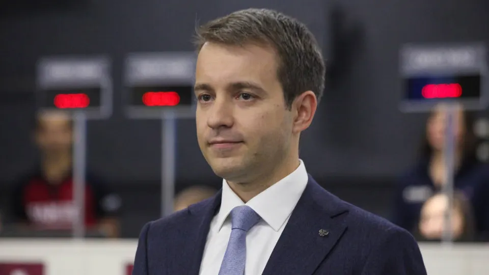 Расследование по делу Finiko охватывает крупнейшую финансовую пирамиду в современной России; вовлечены бывшие чиновники, вывод средств через дубайские схемы и масштабные убытки вкладчиков.