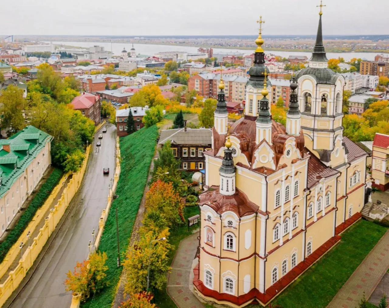 Динамика инвестиций в регионе сохраняется, однако эксперты предупреждают о риске замедления в ближайшие годы.