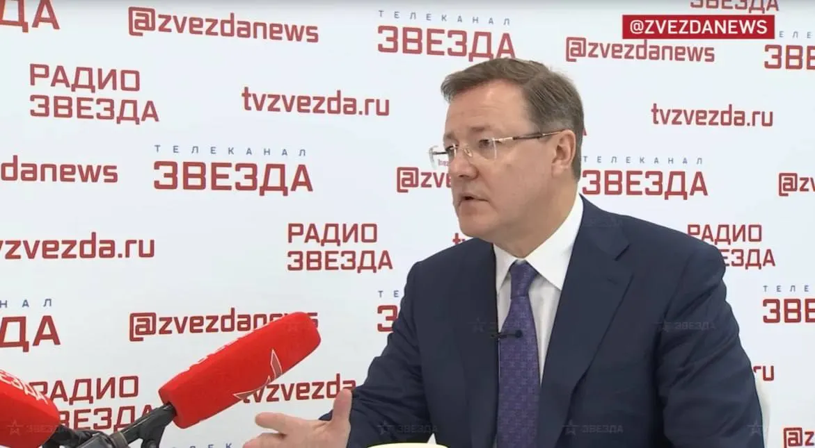 Дмитрий Азаров сообщил о высокой заинтересованности мировых рынков к российской оборонной технике и о планах новых контрактов, включая поставки Ил-114-300, а также о сотрудничестве с Индией и Китаем.